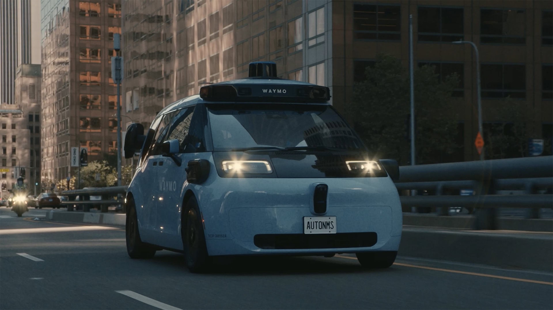 Waymo avtomobillariga Gemini sun'iy intellekti integratsiya qilinadi