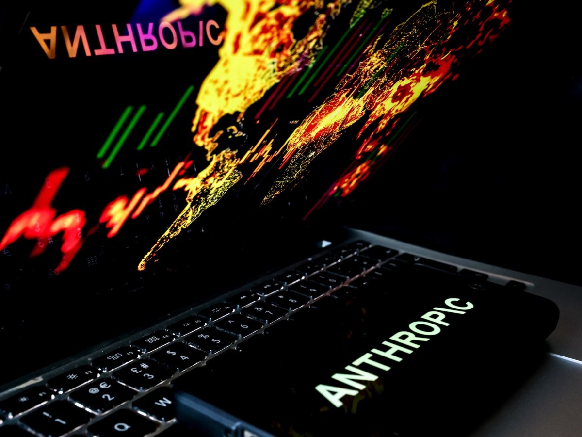 Anthropic Xitoyning AI kompaniyalarini model distillyatsiyasida aybladi