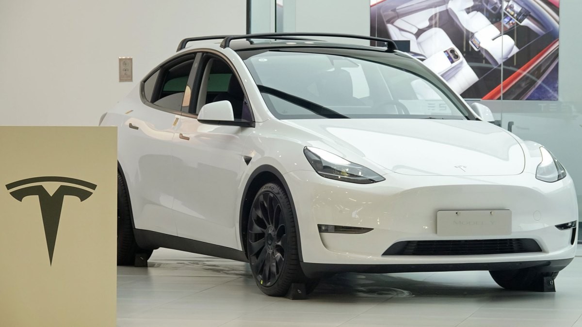 Tesla Xitoyda uch millionga yaqin avtomobilini qaytarib olmoqda