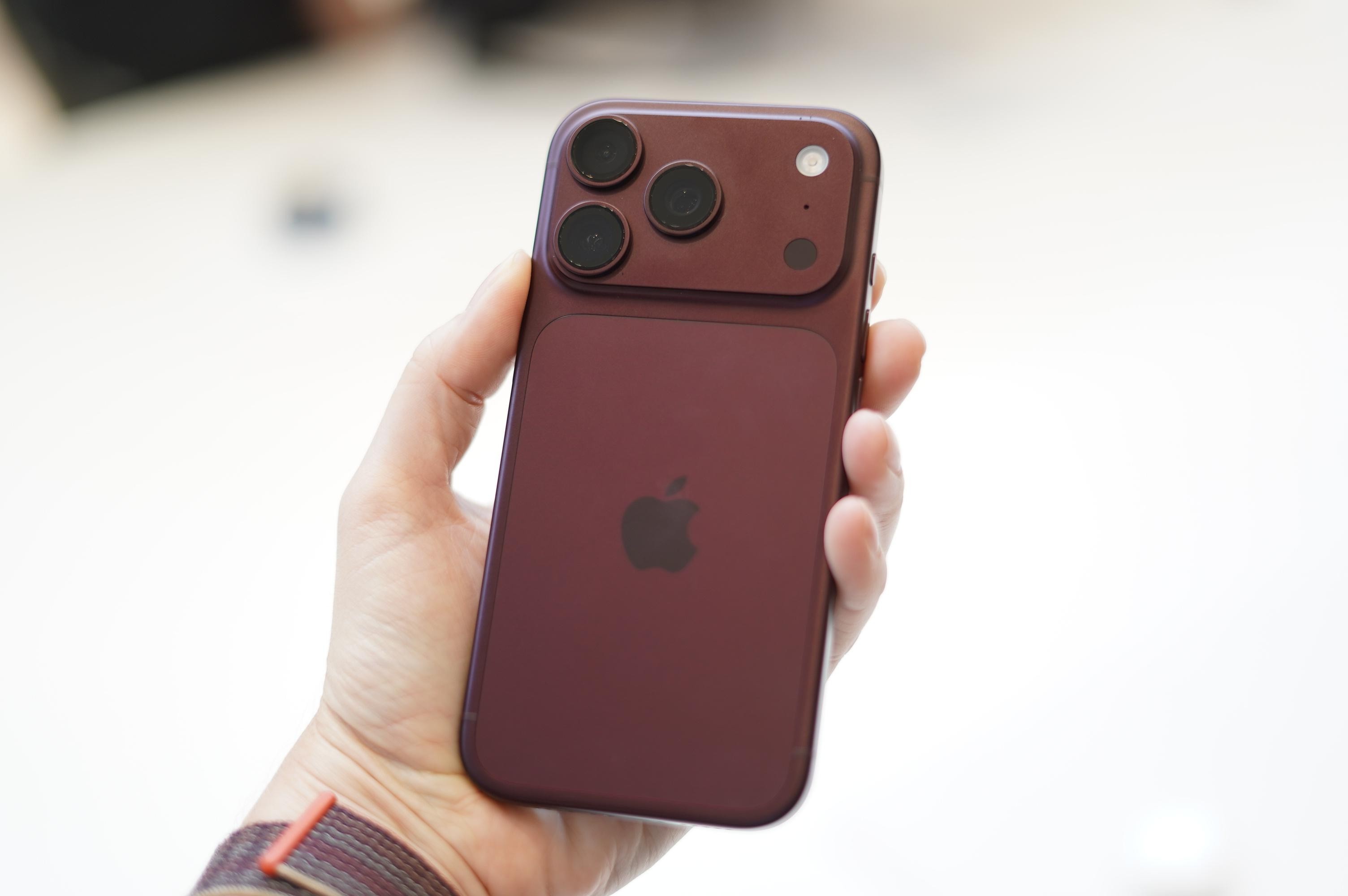 iPhone 18 Pro va Pro Max: Apple Parkdagi ilk taassurotlar