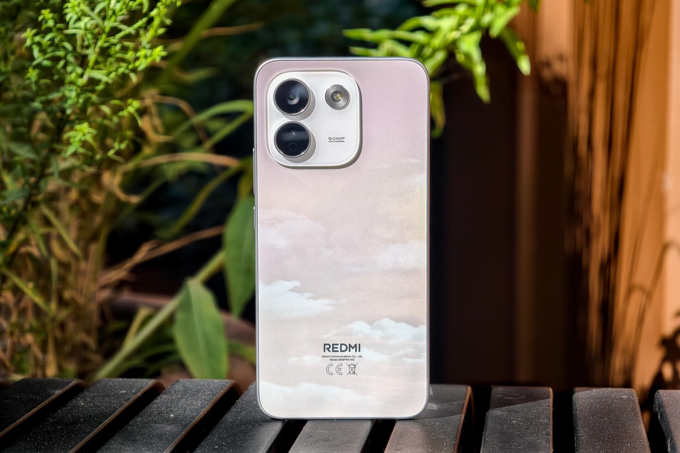 Xiaomi uch kunlik avtonomiyaga ega yangi Redmi smartfonini taqdim etdi