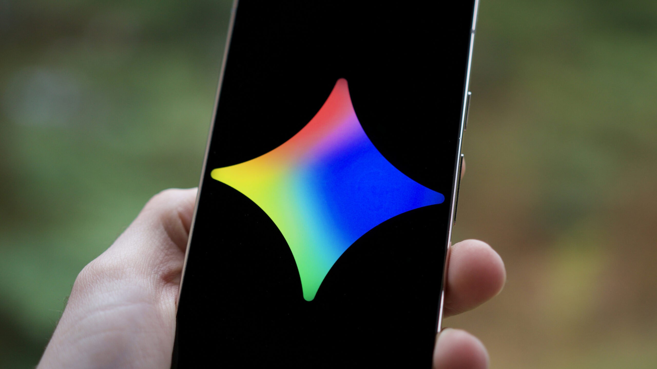 Google real vaqtdagi muloqotni yaxshilash uchun Gemini Audio funksiyasini taqdim etdi