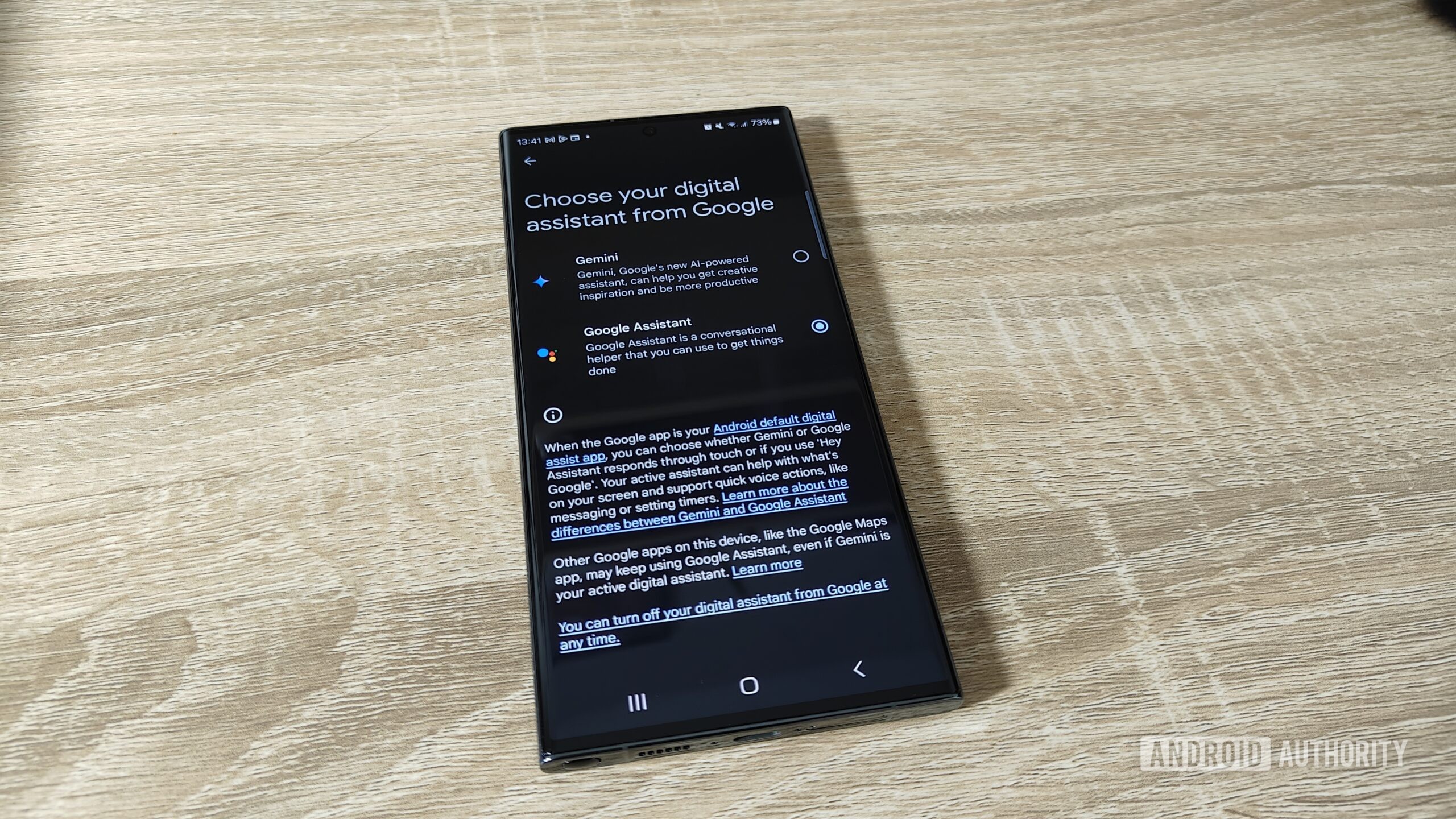 Google smartfonlarda Assistant o'rnini Gemini ga bo'shatishni boshladi