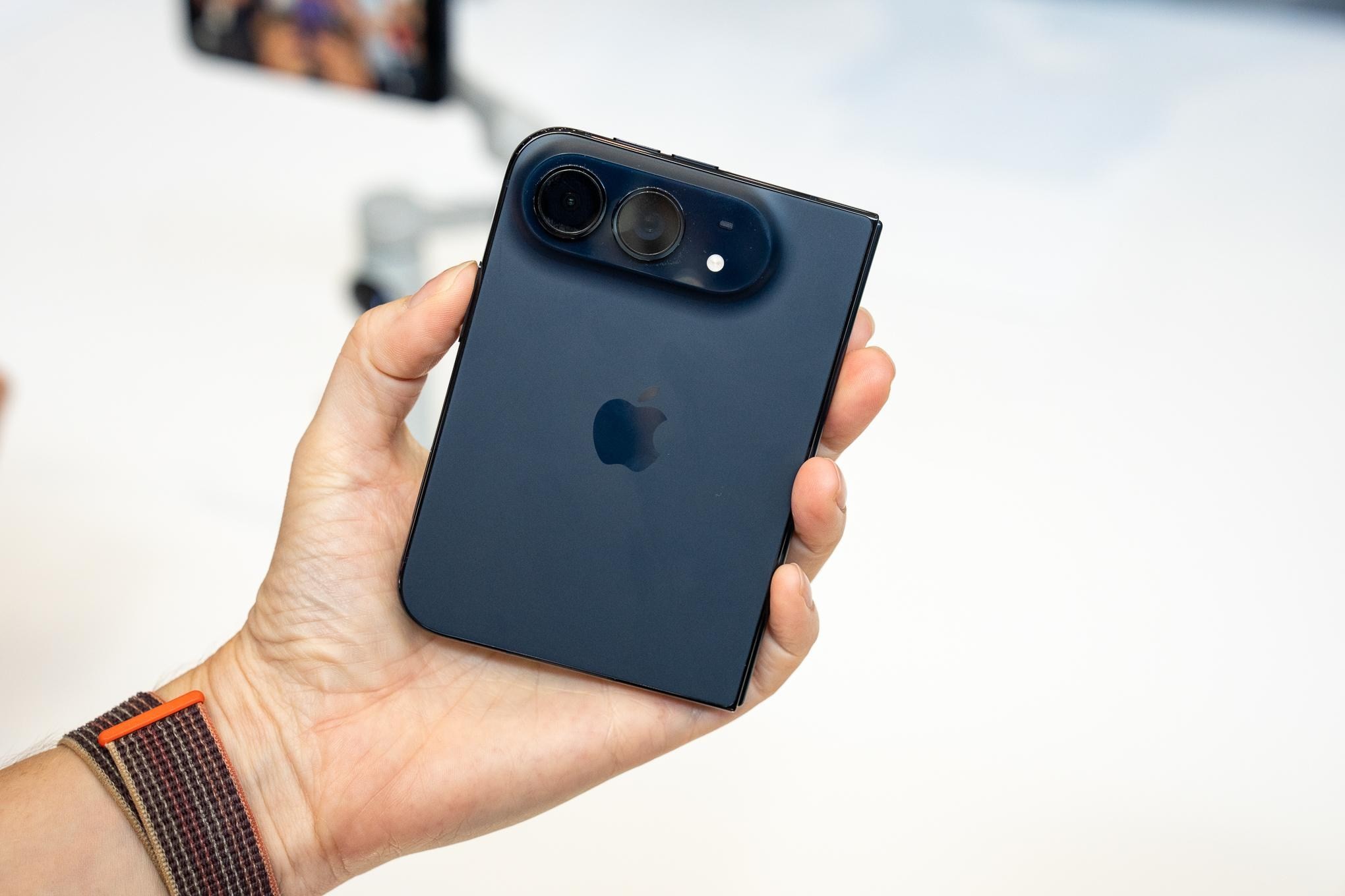 The Verge jamoasi iPhone Duo haqida: nima yoqdi va nima yoqmadi