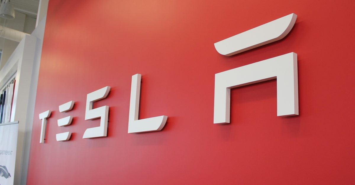 Tesla 2026-yilning uchinchi choragida yetkazib berishlar hajmi pasayganiga qaramay, prognozlarni ortda qoldirdi