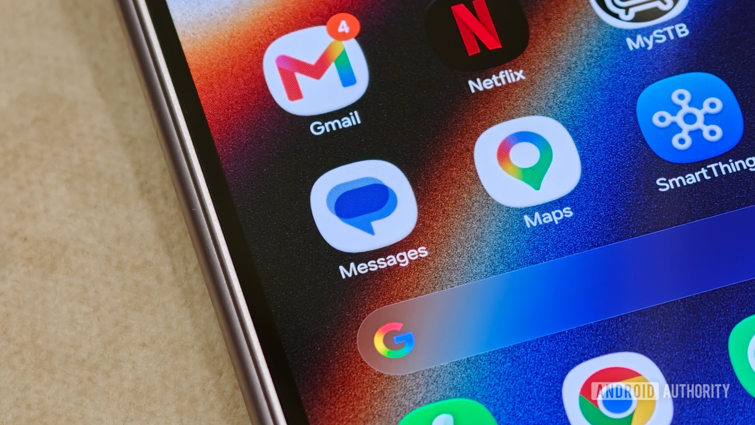 Google Messages guruh chatlarida sun'iy intellekt tomonidan tahrirlangan suratlarni aniqlashni osonlashtirdi