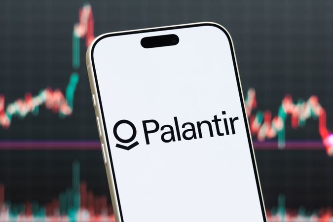 Palantir Yevropani sun'iy intellekt poygasidan ortda qolayotgani haqida ogohlantirdi