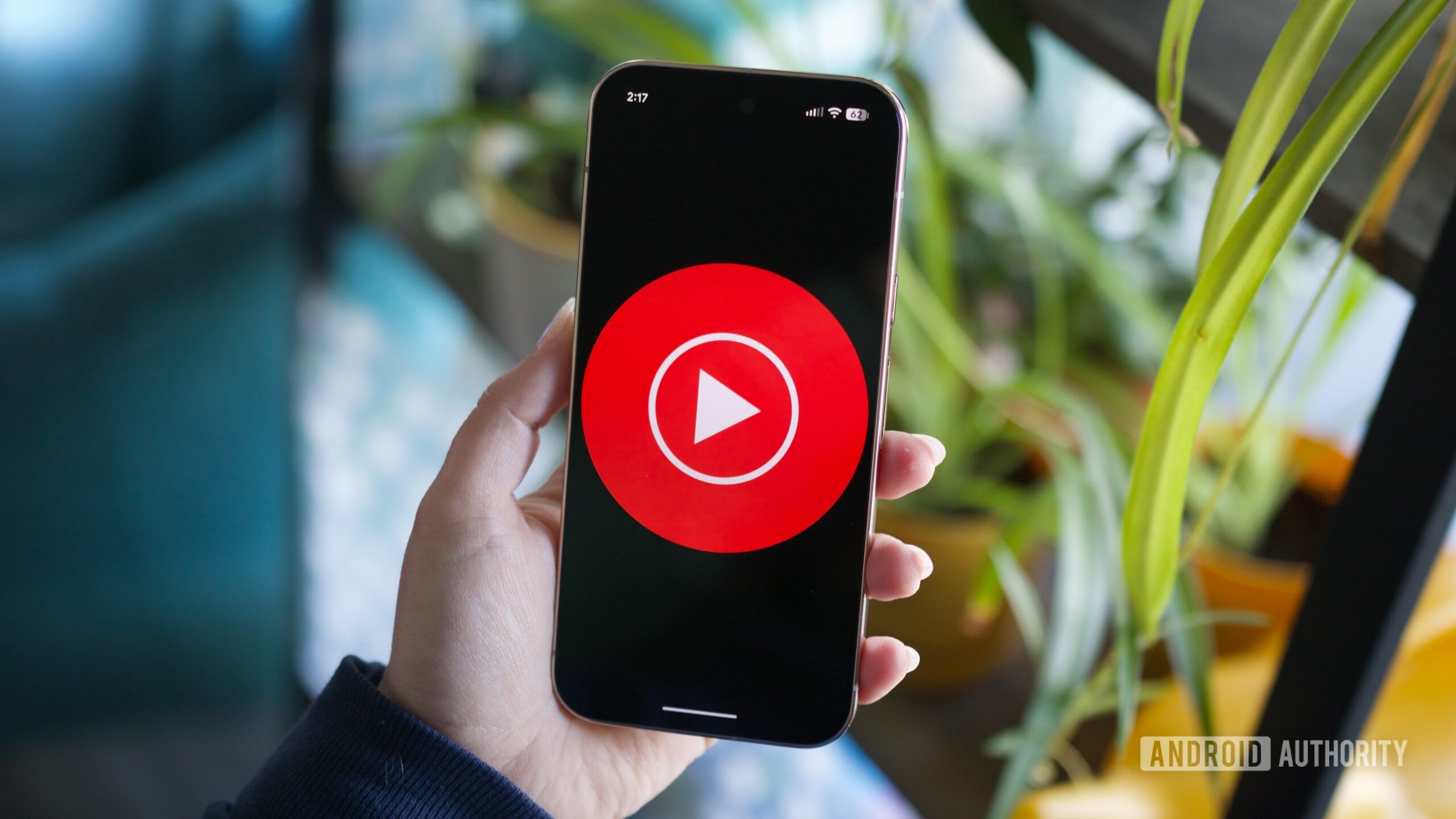 YouTube Music sun'iy intellekt yordamida yaratilgan qo'shiqlarni belgilay boshlaydi