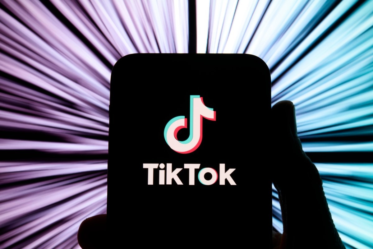 TikTok sun'iy intellektga asoslangan xarid yordamchisi va bir-bosishda to'lov tizimini taqdim etdi