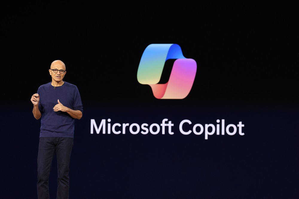 Microsoft rahbari sun'iy intellekt modellariga "favqulodda tormoz" o'rnatishni taklif qildi