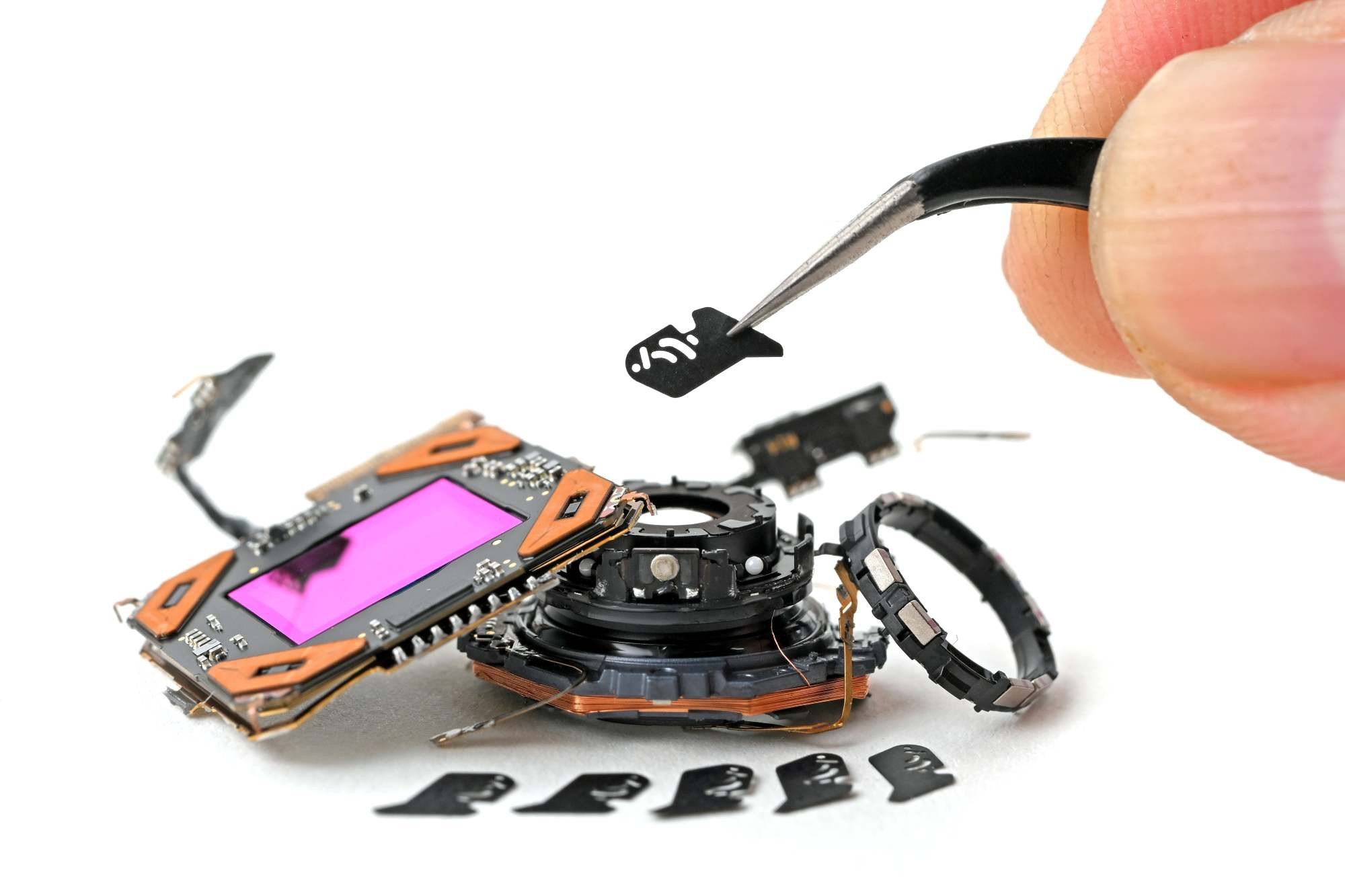 iPhone 18 Pro mexanik kamerasi qanday ishlaydi