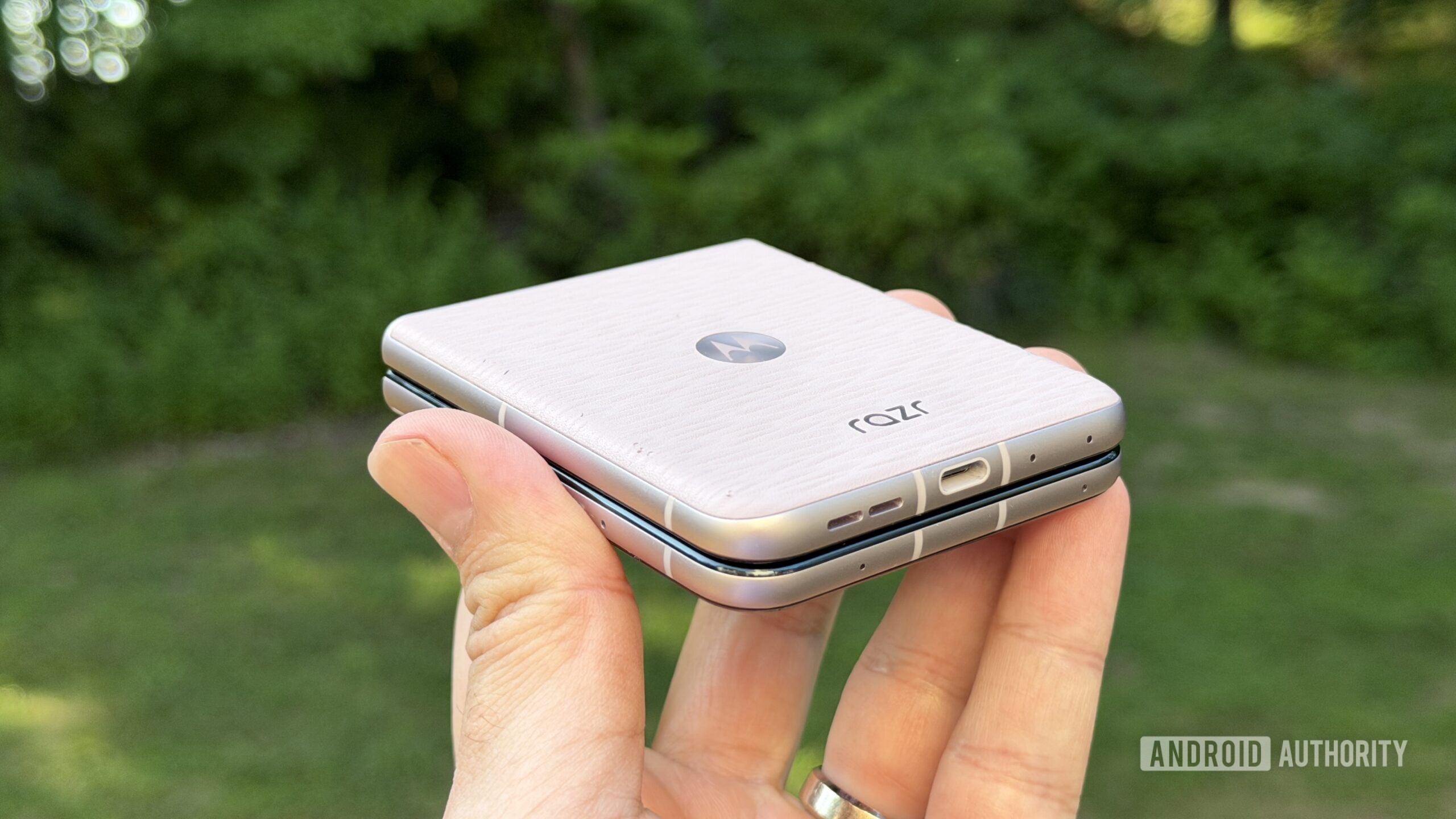 Motorola yangi foldable telefonini taqdim etishi mumkin