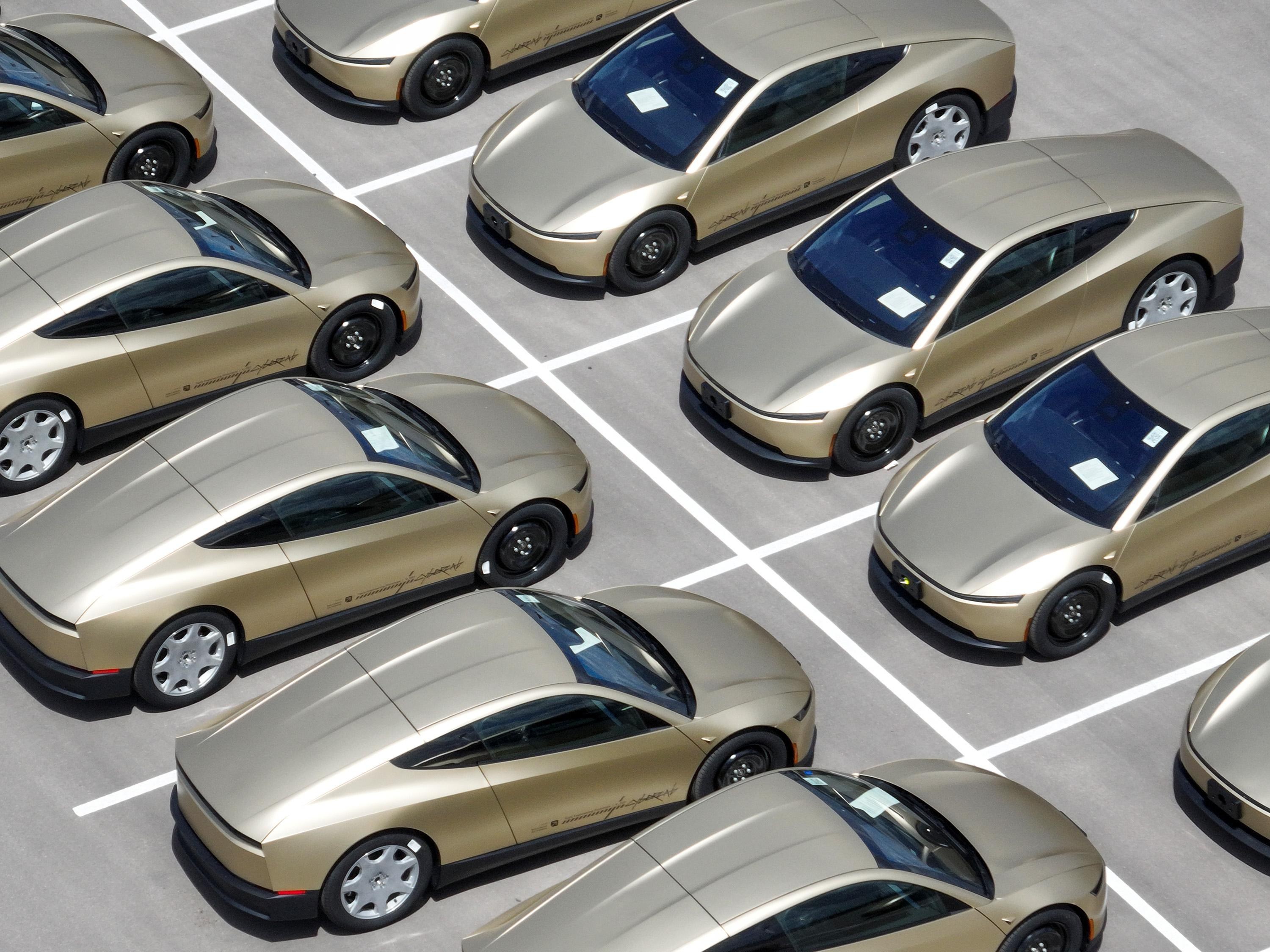 Tesla o'zining Cybercab avtomobilini ommaga taqdim etishga hozirlik ko'rmoqda