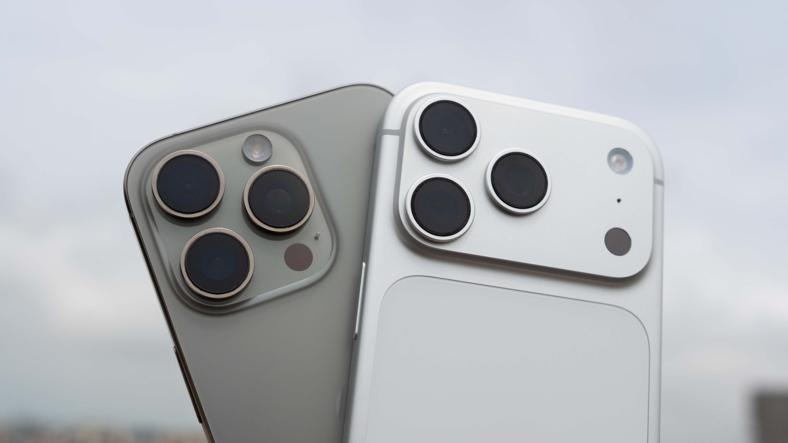 Apple buklamali smartfonlar bozoriga kirishga tayyorlanmoqda