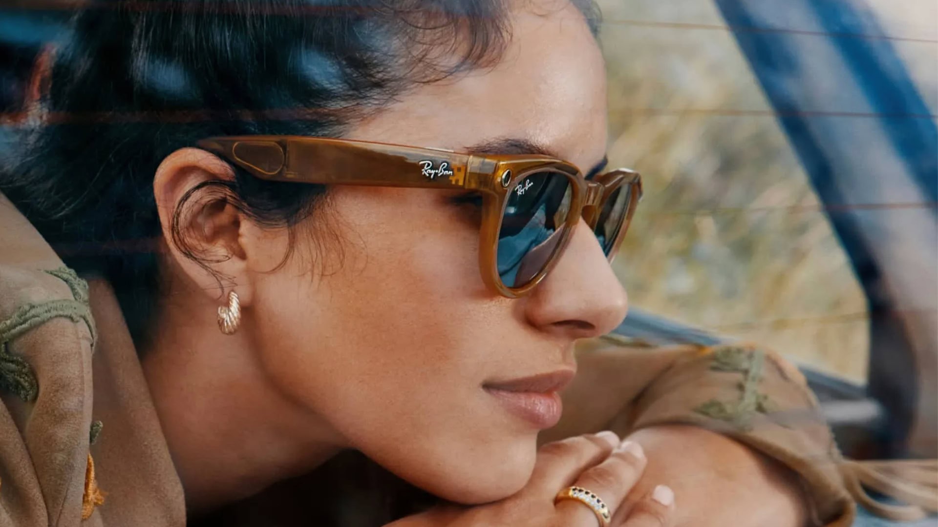 Ray-Ban Meta aqlli ko'zoynaklari egalarining roziligisiz suhbatlarni yozib olayotgani aniqlandi